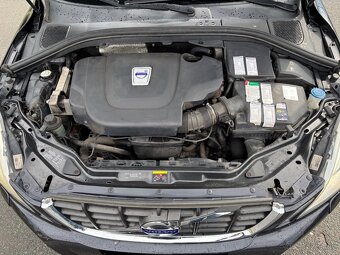 Volvo XC60 D5 AWD 2,4 151kW - 13