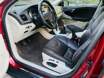 Volvo V40 T4 BENZÍN 132KW MAN KAMERA SERVISKA CROSS COUNTRY - 13