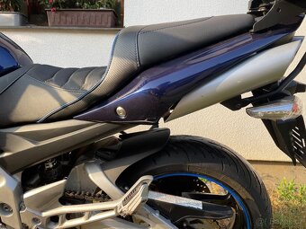 Suzuki GSR 600 - 13