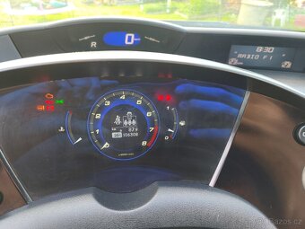 Honda Civic 1,8 Vtec i-shift automat executive - 13