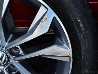 Original ALU kola VW Soho 17" 7J ET40 letní pneu 215/55/R17 - 13