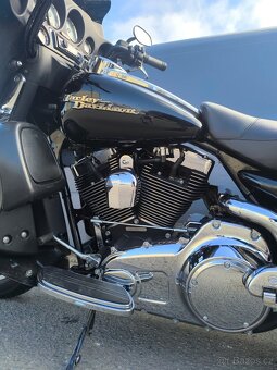 Harley Davidson FLHX Street Glide TOP STAV EU verze - 13