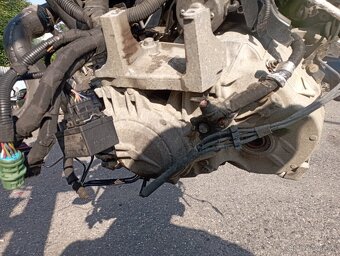 CITROEN C6 2,7HDI UHZ MOTOR s PŘEVODOVKOU 20GG07 - 13