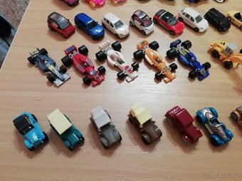 350 kusů kinder technika - 13