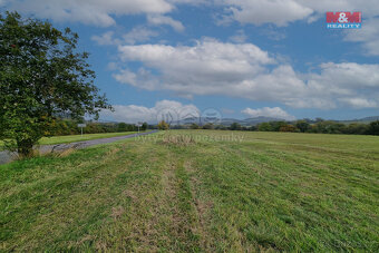 Prodej pozemku k bydlení, 1556 m², Valeč, ul. Podbořanská - 13
