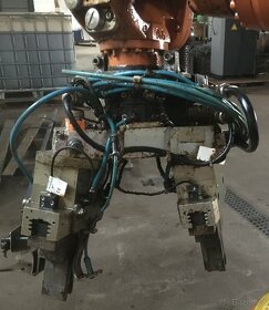 Robot KUKA KR6 a KR16 plus KRC2 2 ks, cena za kus - 13
