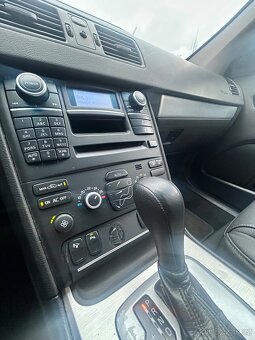 VOLVO XC90 2.4D5 147KW 4x4 -7MÍST-AUT-KŮŽE-TAŽNÉ-DPH-156Tkm - 13