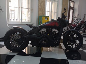 Indian scout bobber Dark Horse Custom - 13