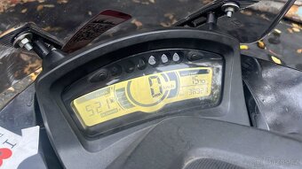 Yamaha Tricity 125 (Loupež v obchodě Hublot) - 13