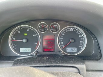 Volkswagen Passat - 13