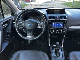 Subaru Forester 2.0 D 4x4 Kůže Navi Xenony Panorama Tažné 2t - 13