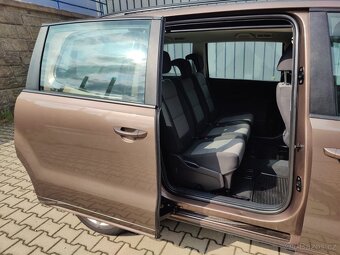 Volkswagen Sharan 2,0 TDi CR / Highline/ - 13