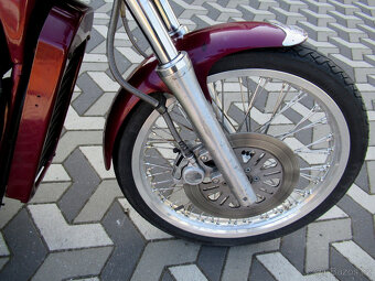 Suzuki VS 800 Intruder - 13