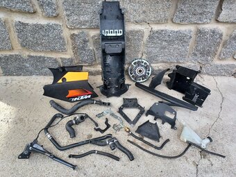 KTM LC8 990 - MOTOR NA DÍLY - 13