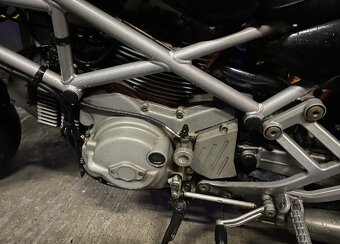 Ducati monster 600 - 13