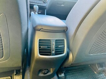 HYUNDAI TUCSON 1.6 CRDi 4x4 6 RYCHLOSTÍ VYHŘEV PUVOD ČR - 13