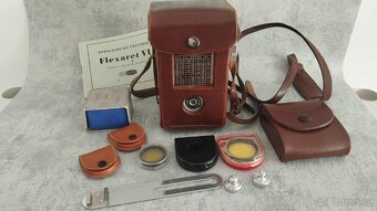 Starý fotoaparat Flexaret s příslušenstvím - 13