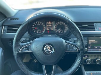 Škoda Octavia Combi 2.0 TDI Elegance DSG - 13
