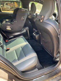 Prodám Volvo v60 R Design 2021 145 kW - 13