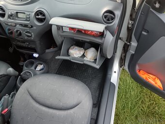 Yaris 1.0i (50kw) - NOVÁ STK - EKO- 0 KČ - 13