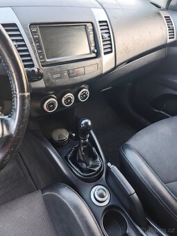 Peugeot 4007 4x4 2,2 HDI 115kw rok 2008 - 13