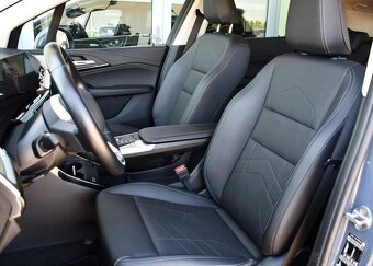 BMW Řada 2 218i LUXURY LINE H/K 1M TAŽNÉ - 13