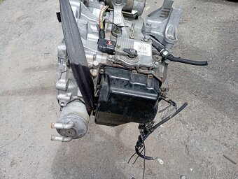 CITROEN C6 2,7HDI UHZ MOTOR s PŘEVODOVKOU 20GG07 - 13