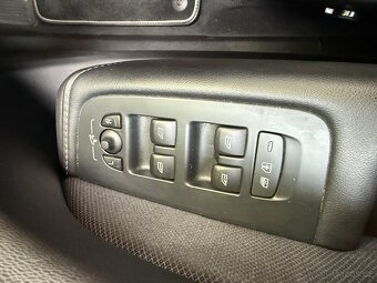 Volvo XC60 B4 R-Design, 140 kW, nez. topení, tažné zar - 13