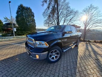 Dodge RAM 1500 5.7 HEMI Laramie - 13