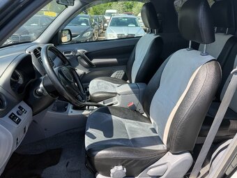 Toyota Rav4 2.0 VVT-i Speciál 4x4 3D - 13