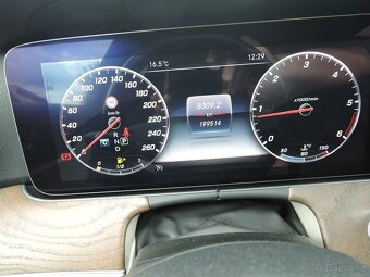 Mercedes-Benz Třídy E, 220 CDi 4Matic Servis ČR 2019 - 13