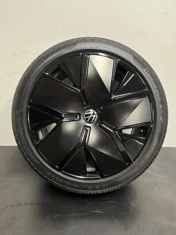 Passat B9 Nové letní sady R19 - 13