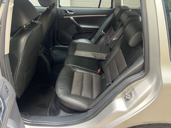 ŠKODA OCTAVIA 2.0TDI 103KW COMBI /ALU-R17/NOVÁ-STK/PDC/ - 13