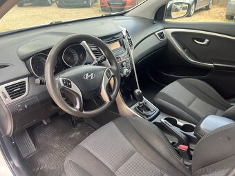 Hyundai i30, 1.6CRDi 81kWPRAVID.SERVIS - 13