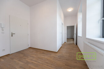 Prodej bytu 2+kk, 57m2 s balkonem 6,5m2, parkovací stání v p - 13