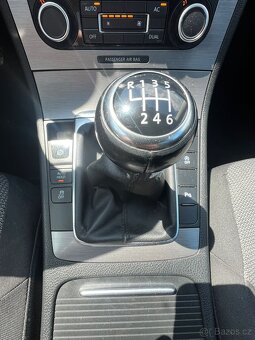 VW PASSAT 2.0TDi AUTOKLIMA  GPS NAVI - 13