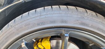 Ford Focus 2.5 ST - 13