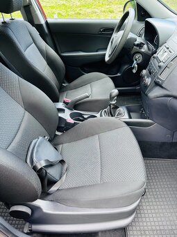 HYUNDAI i30 1.4 i, 115 TIS KM, 1 MAJITEL PO ROZVODECH A STK - 13