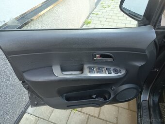 KIA Carens 2,0i16V Family 106kw - 13