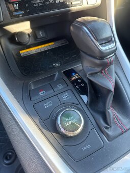 Toyota RAV4 2,5 PLUG-IN HYBRID VIP SELECTION 4X4 225 KW - 13