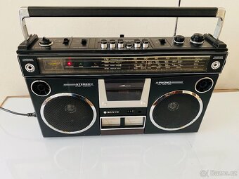 Radiomagnetofon/boombox Sanyo M4500KE, rok 1980 - 13