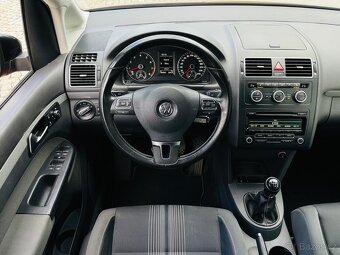 Volkswagen Touran 1.2TSI 7MÍST MANUÁL VÝHŘEV SERVISKA - 13