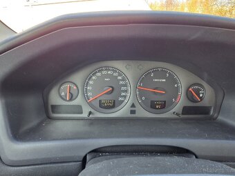 Volvo V70,2.5D, 103kw, nová STK. - 13