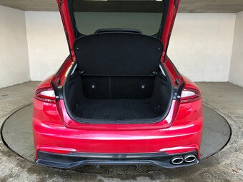 KIA STINGER 2.2 CRDI - 13