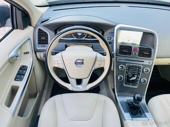 Volvo XC60 2.4D5 4x4 MANUÁL FACELIFT KŮŽE NAVI SENZORY - 13