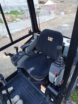 Nová cena, bagr Caterpillar 302.2 D, 3359 motohodin - 13