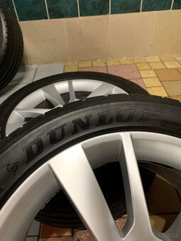 Alu kola Škoda R17 5X112 LETNÍ PNEU 225/45 R17 TOP STAV T - 13