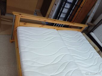 Prodám krásné letiště z masivu 180 x 200 cm se stolky. - 13