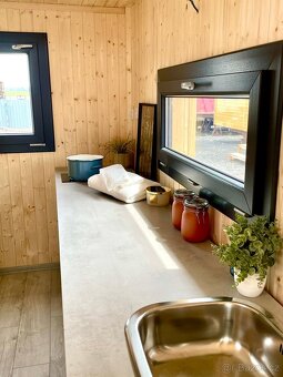 Tiny house, domek na kolečkách 8 x 3 k prodeji - 13