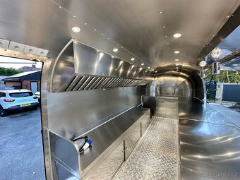 Food truck gastro přívěs v stylu Airstream 580 cm - 13